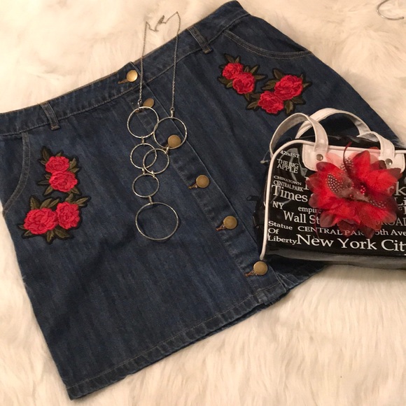 🎊HP🎊 Forever 21 Floral Denim Skirt - Picture 3 of 8